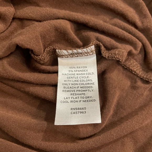 Halogen Lightweight Brown Long Sleeve Athletic Soft Women’s Shirt Medium - Picture 3 of 4